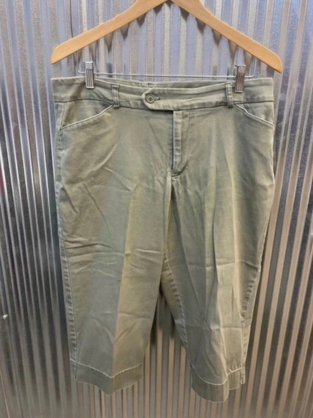 St. John's Bay Olive Green Cropped Capri Jeans